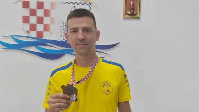 Zajednica športskih saveza i udruga Splitsko-dalmatinske županije ⓕ za Sportsku Hrvatsku