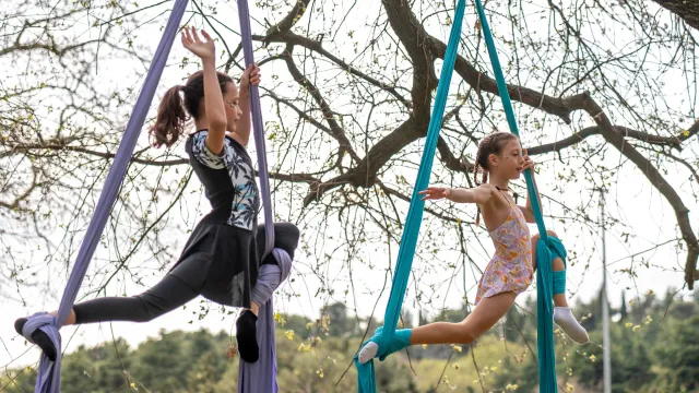 USB-ove plesačice na svili predstavile Poreč u Ljubljani i otvorile sezonu nastupa pod vedrim nebom u Zelenoj Laguni