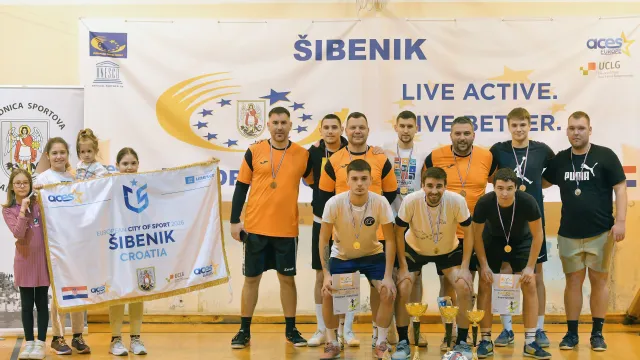 U Crnici odr&zcaron;an turnir 3x3 u malom nogometu: »Priroda i dru&scaron;tvo« osvojila prvo mjesto